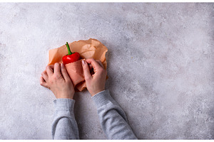 Plastic free reusable beeswax wrap, a Food & Drink Photo by Yulia Furman