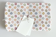 Vintage Watercolor Daisy Pattern, a Pattern Graphic by OwlAndFern (Thumbnail 8 of 13)
