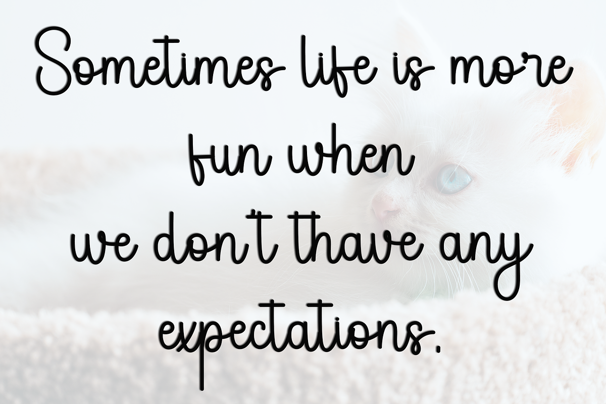 Beach Side, a Handwritten Font by InermediaSTUDIO (Photo 3 of 8)