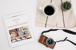 The Photographer- Photos & Mockup