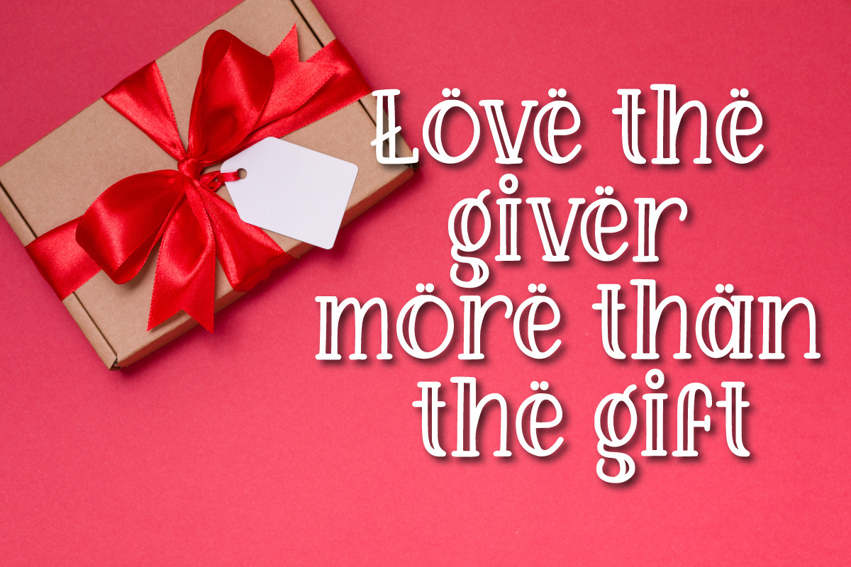 April Love - Handwritten Font preview 6