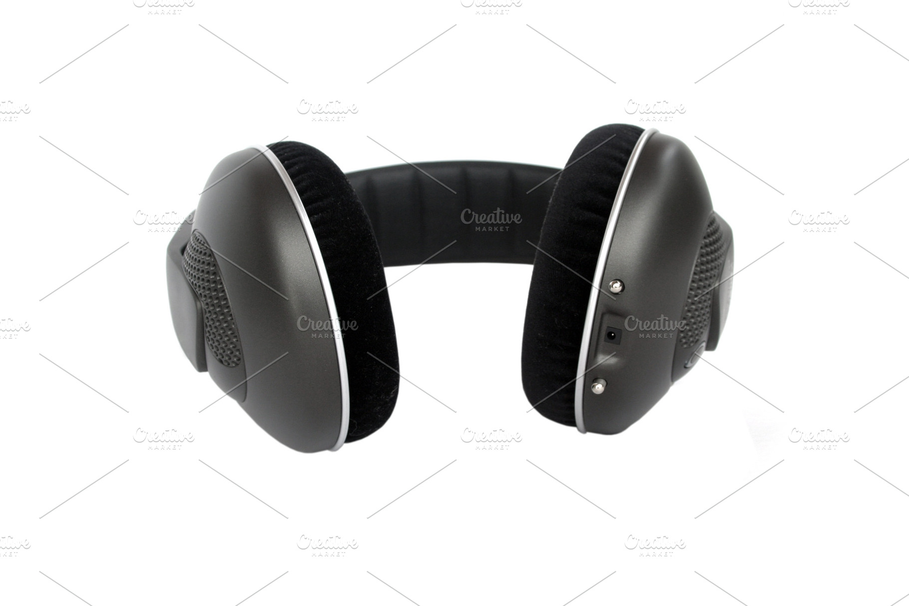 Hi-fi wireless headphones isolated, a Photo by saiko3p