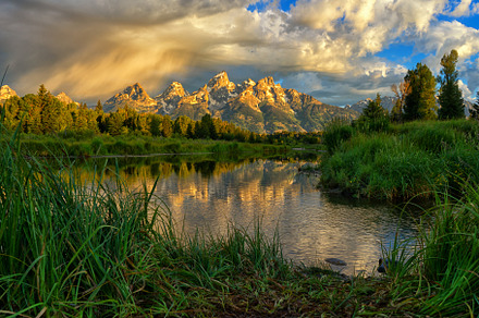 Beautiful Mountain Morning Glow