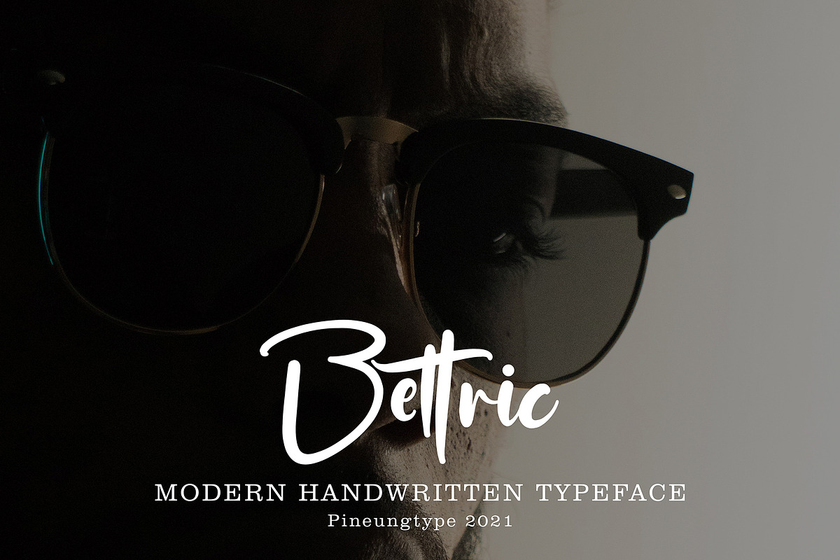 Chattrin Jaretha, a Script Font by pineungtype (Photo 7 of 9)