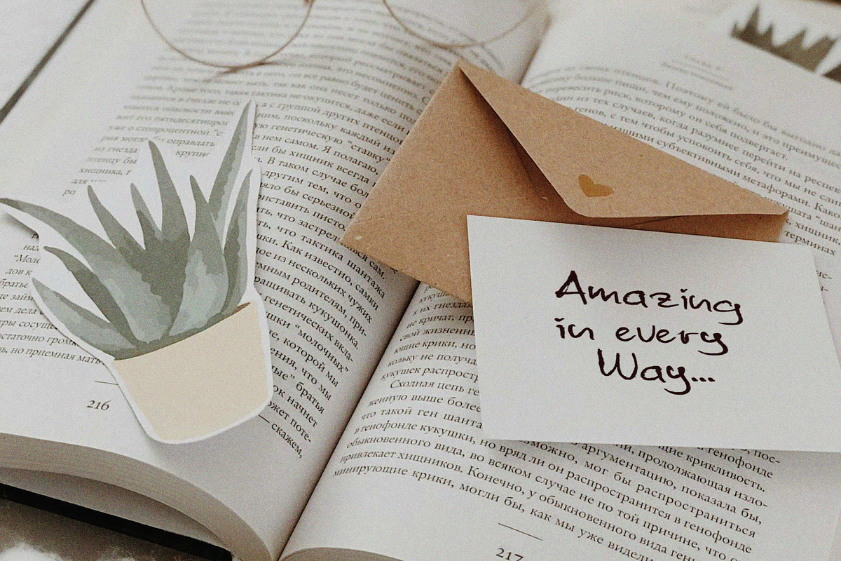 Anija - Handwritten Font, a Handwritten Font by Hakara Type (Photo 7 of 12)