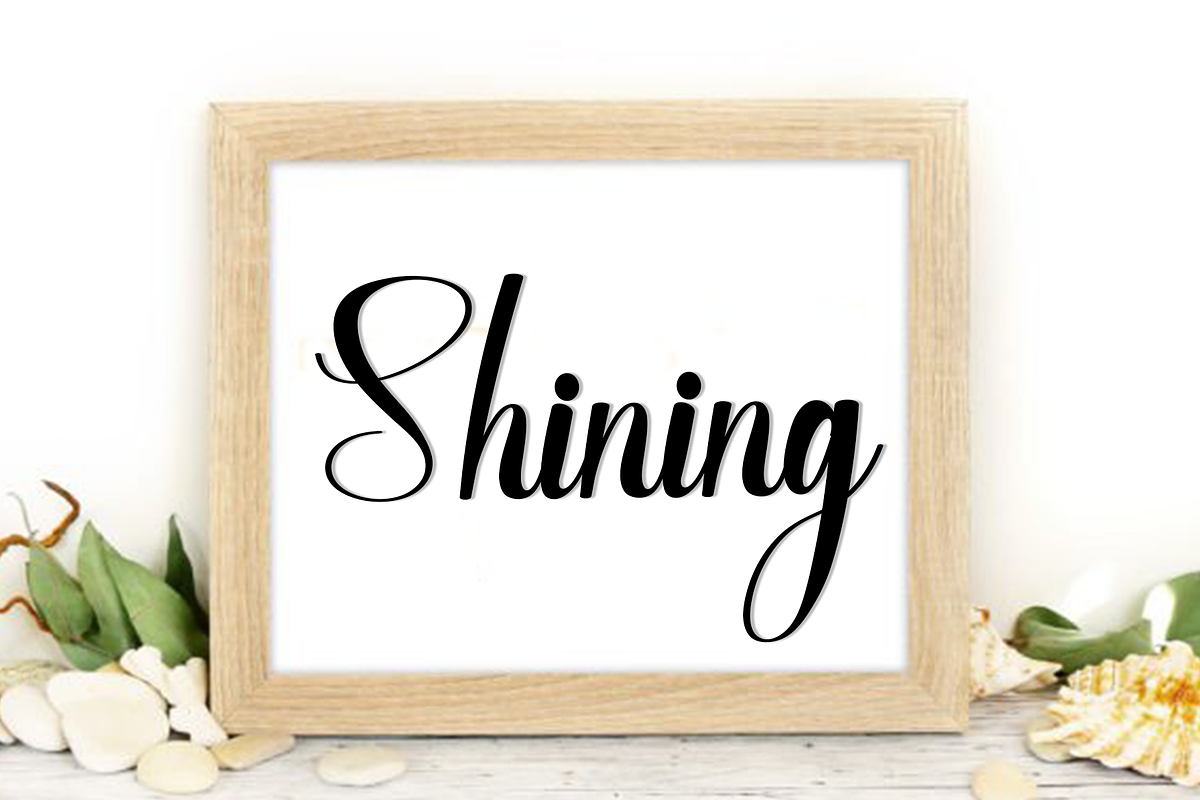 Dreaming Embroidery, a Handwritten Font by InermediaSTUDIO (Photo 5 of 8)