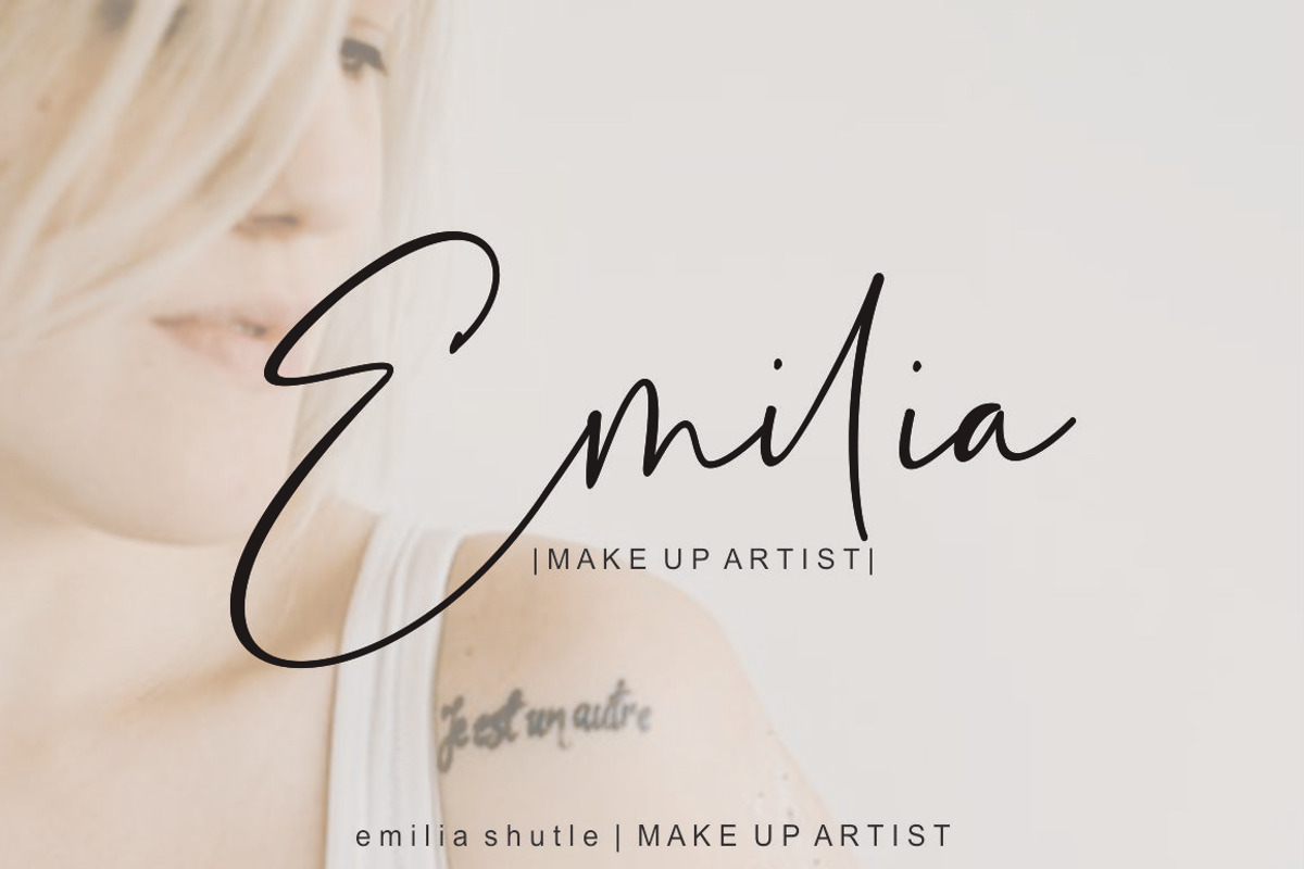 Estefin - Handwritten Font, a Script Font by Fikryal Studio (Photo 7 of 8)