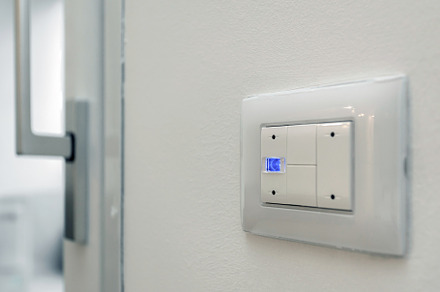 Electric roller shutter switch