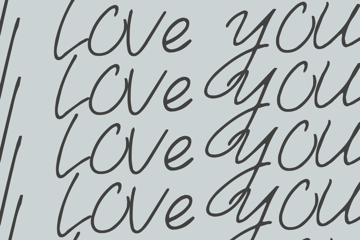 Wamble, a Script Font by Katie Holland (Photo 4 of 5)