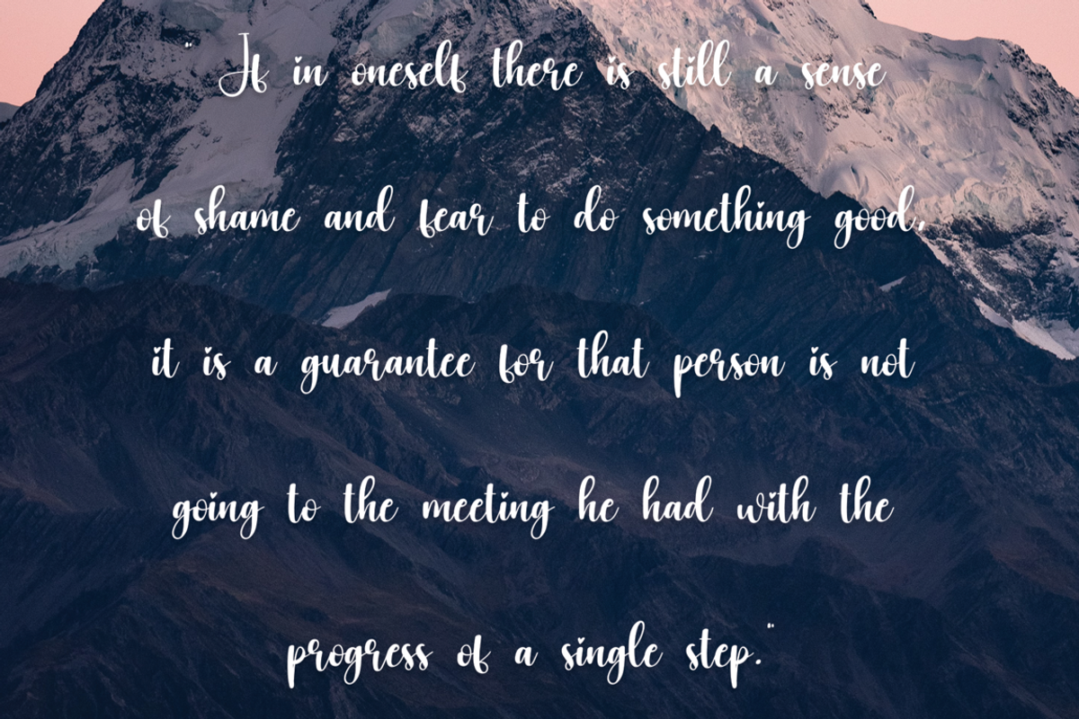 Thunder, a Script Font by Scratchones (Photo 6 of 7)