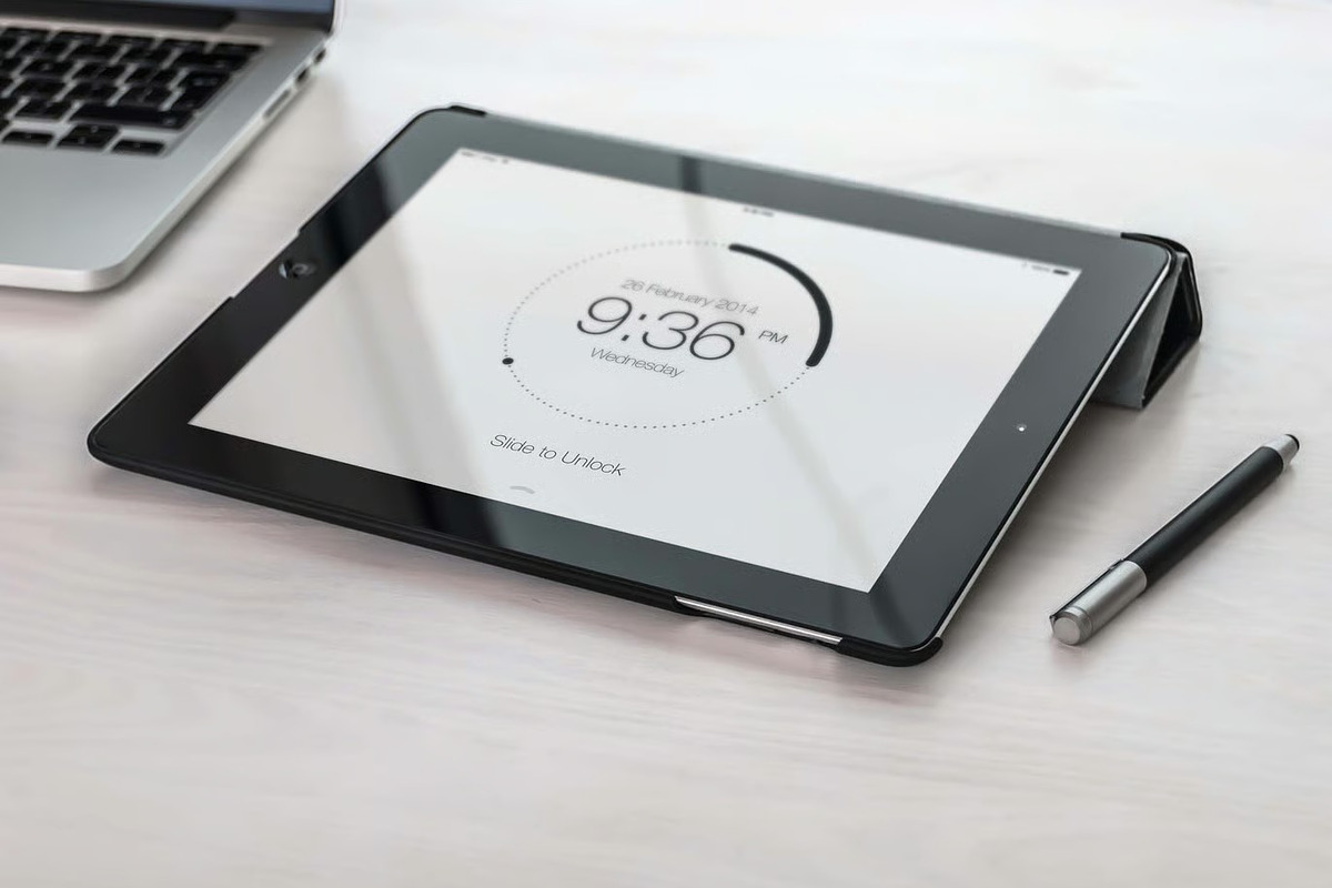 Tablet Mock-up, a Device Mockup by zippypixelstudio (Photo 7 of 16)