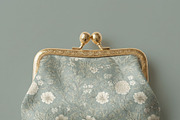 Satin Kiss-Lock Purse Mockup PSD, a Product Mockup by 1001 mockups (Thumbnail 8 of 9)