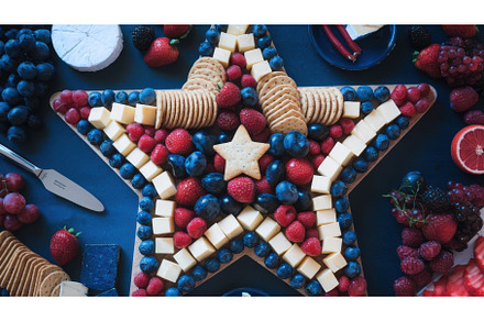 Star-shaped charcuterie board with, an Illustration by tilialucida