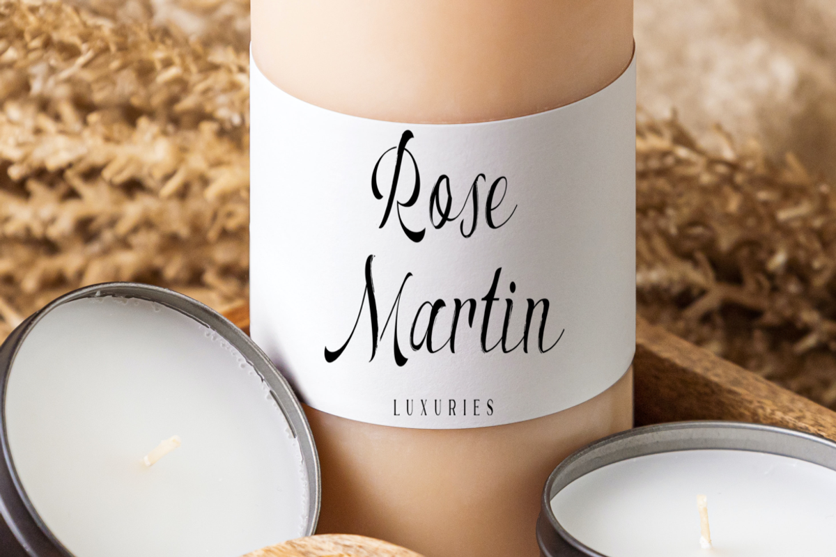 Romantic Embrace - Signature Script, a Script Font by PutraCetol Studio (Photo 7 of 12)