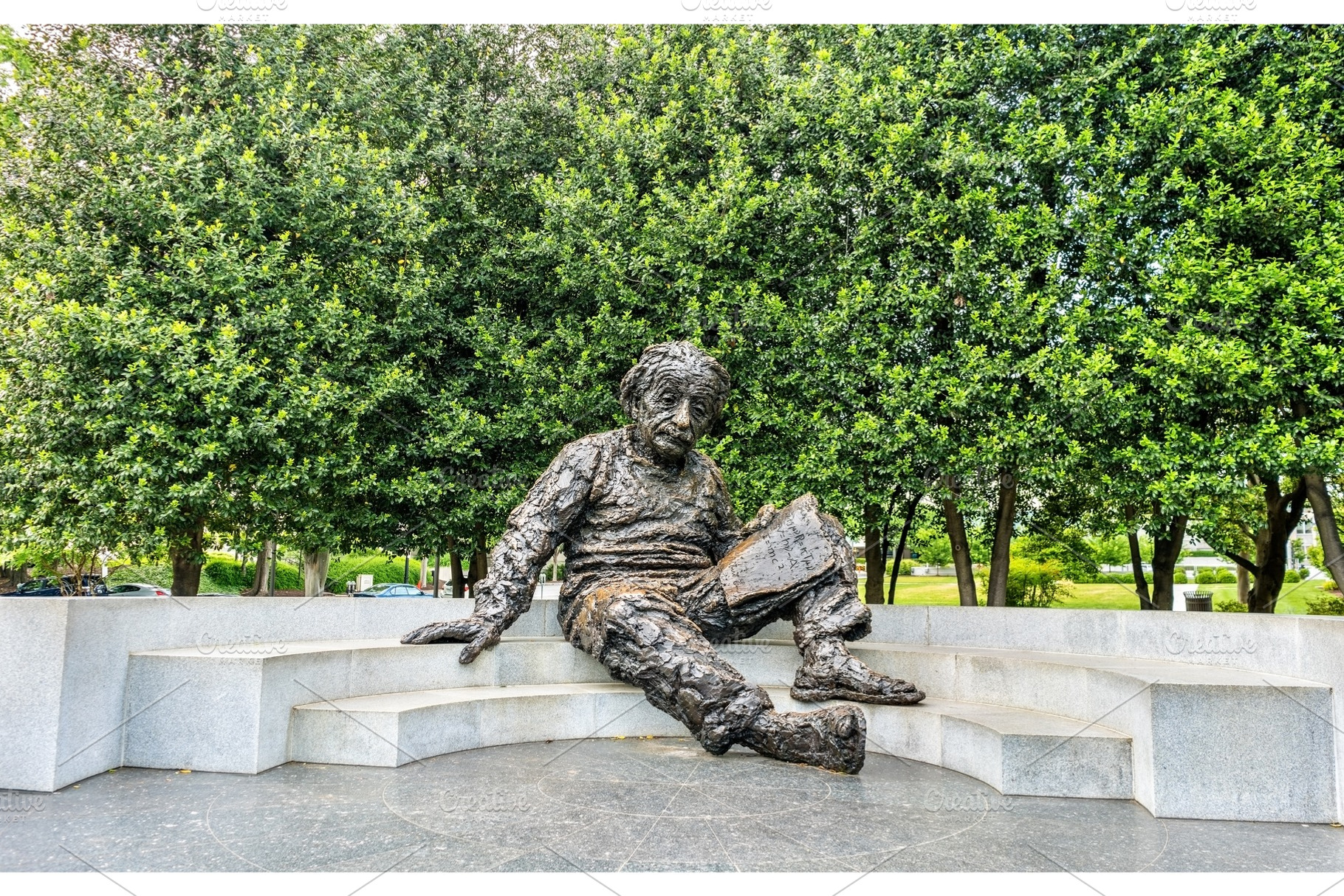 The Albert Einstein Memorial, a bronze statue at the National Academy, an Architecture Photo by Leonid Andronov