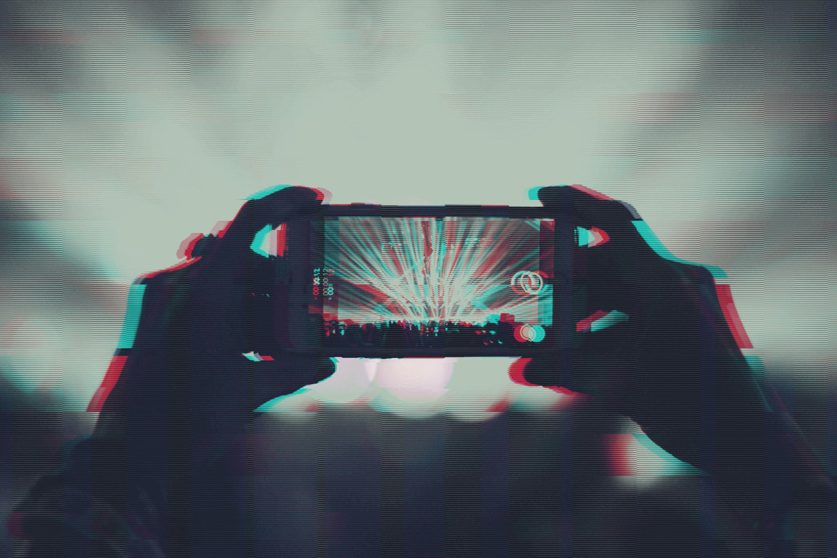 Glitch effect - Photoshop effect, a Layer Style Add-On by Makestudio (Photo 5 of 6)