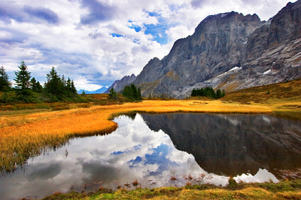 Small lake, a Background Photo by kavram
