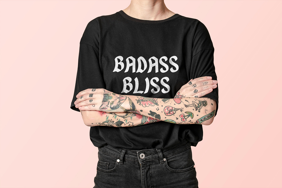 Adore Chaos- Blackletter Font, a Blackletter Font by ariodsgn (Photo 7 of 9)