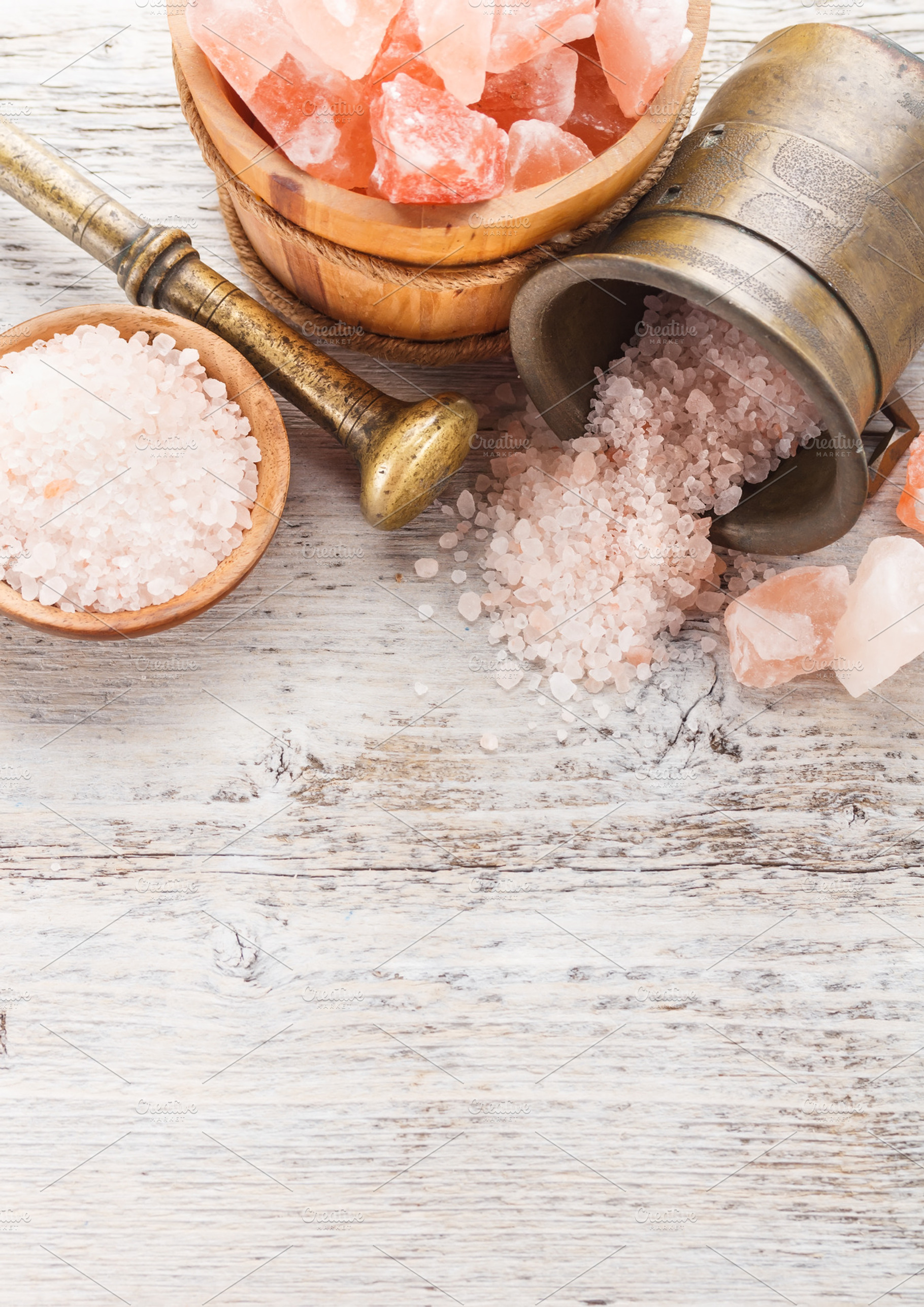 Himalayan Pink Salt Featuring Bowl Cooking And Crystal