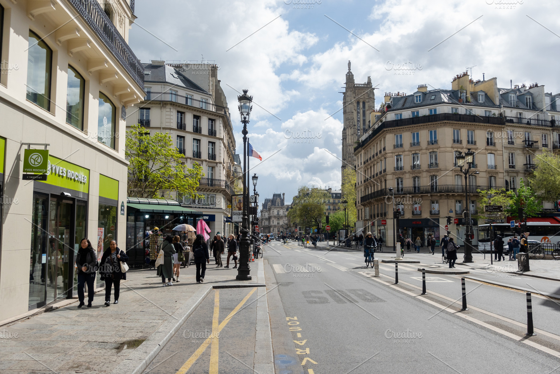 Paris Street Scene in Daylight, an Architecture Photo by Designshot
