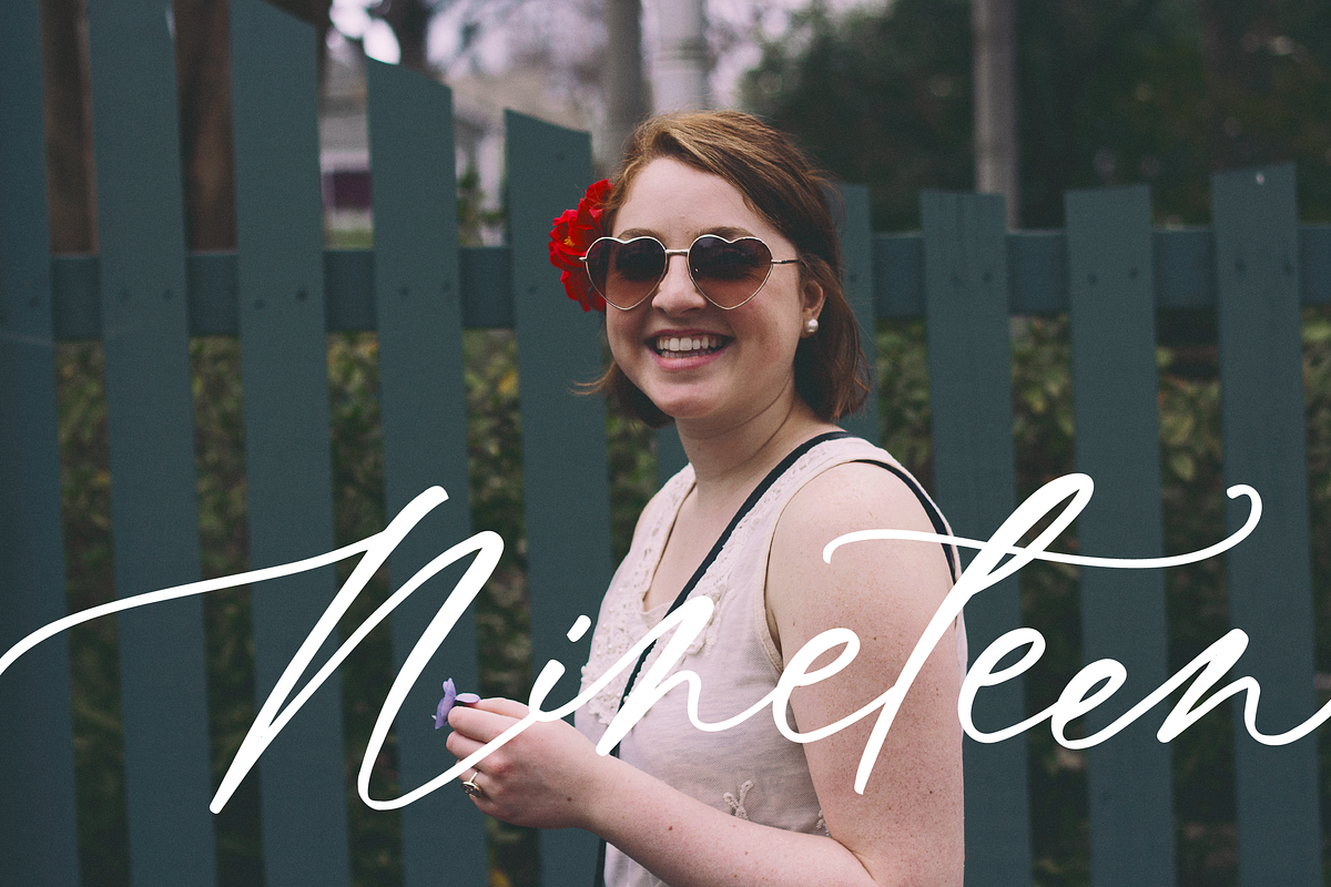 Oh Spring! Calligraphy Font preview 3