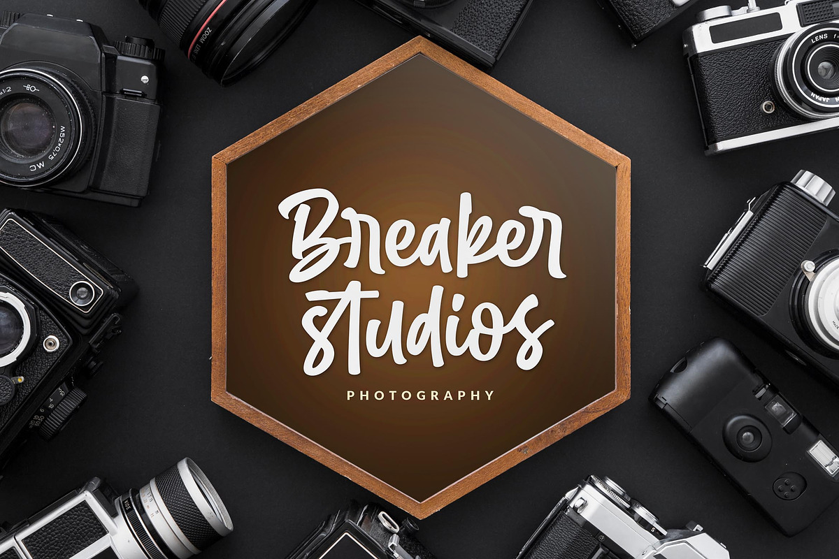 Outbreak / Bold Handwritten font preview 5