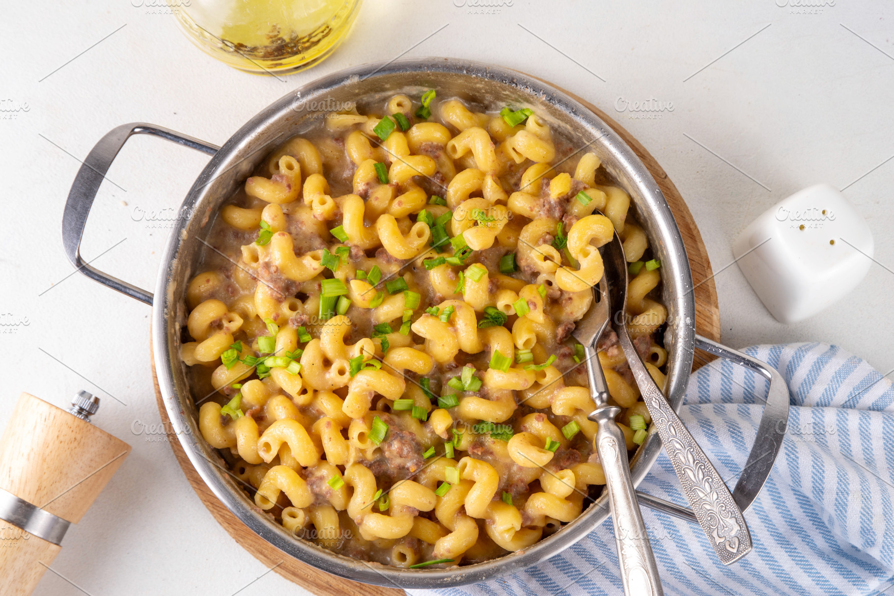 One pot Cheeseburger Mac and Cheese macaroni pasta, a Food & Drink Photo by Rimma