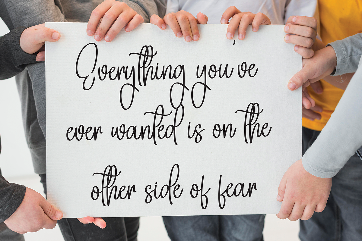 Birmigham Signature | Script Font, a Handwritten Font by Scratchones (Photo 4 of 8)
