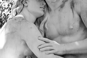 Lovers in Stone (Photo)