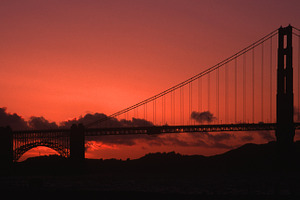 Golden gate bridge at sunset stock photograph