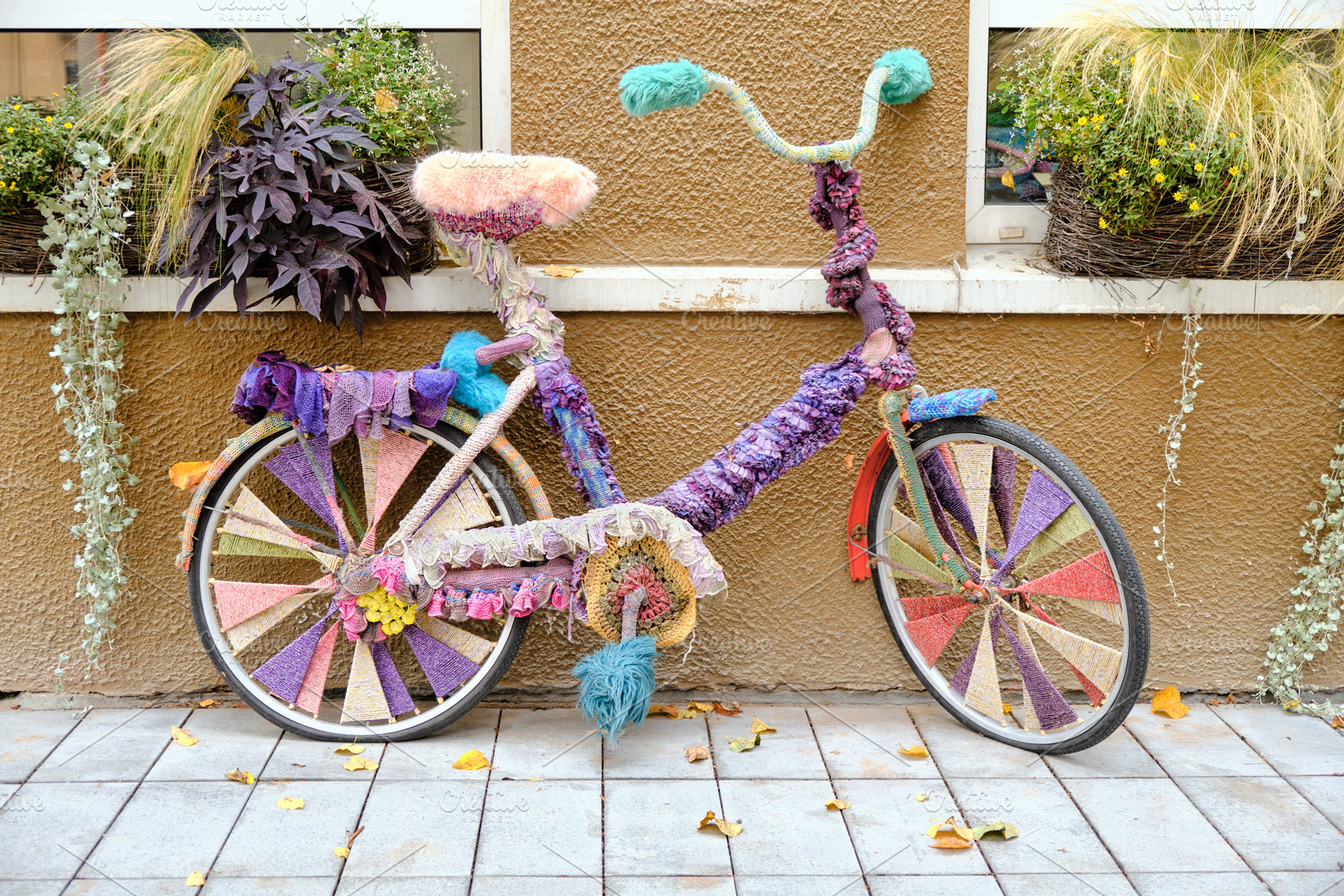 Vintage knitted bicycle, an Arts & Entertainment Photo by BOOCYS