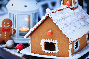 Gingerbread house on the snow