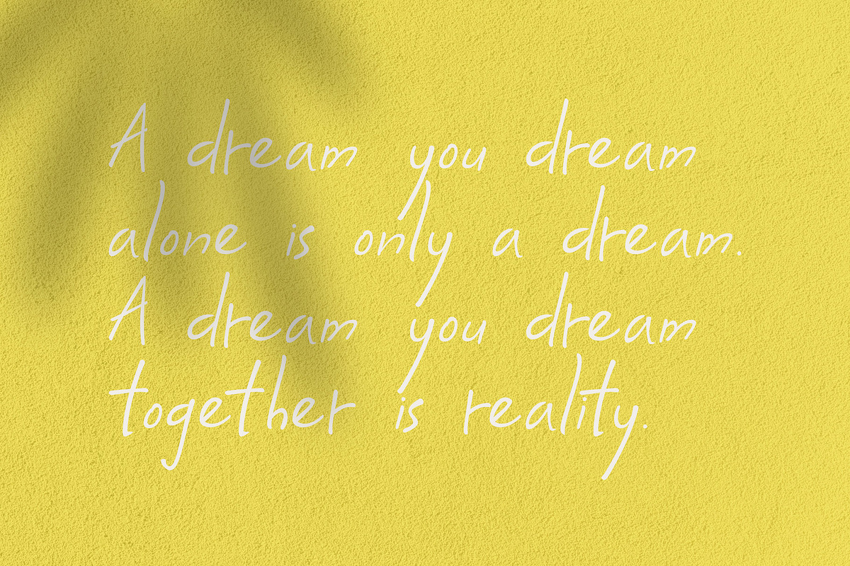 Coconote, a Font by Andika Fez (Photo 7 of 7)