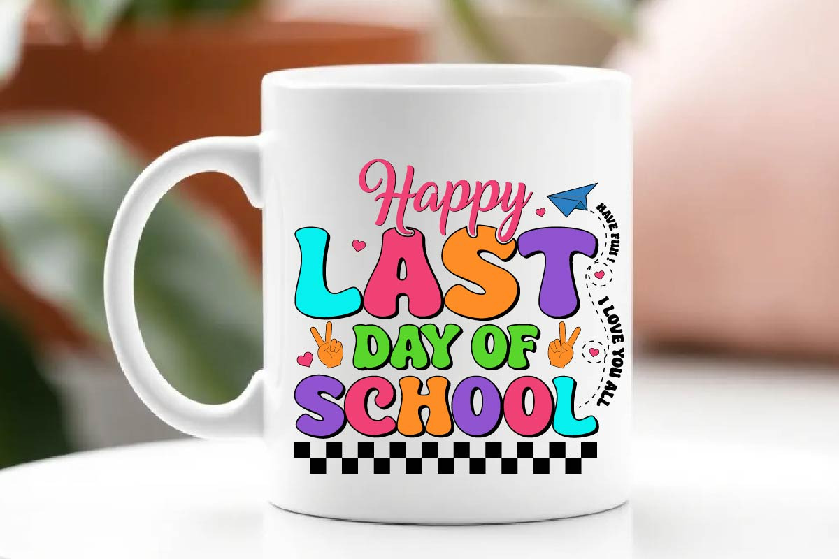 Happy Last Day of School Svg PNG, an Object Graphic by Digi_Design_World (Photo 3 of 7)