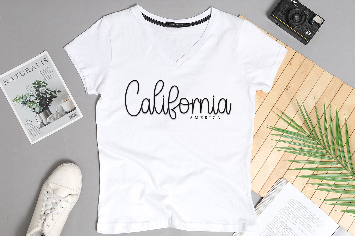 Handmade | Script Font, a Handwritten Font by Scratchones (Photo 5 of 9)
