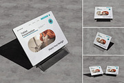Tablet Presentation Mockup, an iPad Mockup by Pexelyou (Thumbnail 1 of 5)