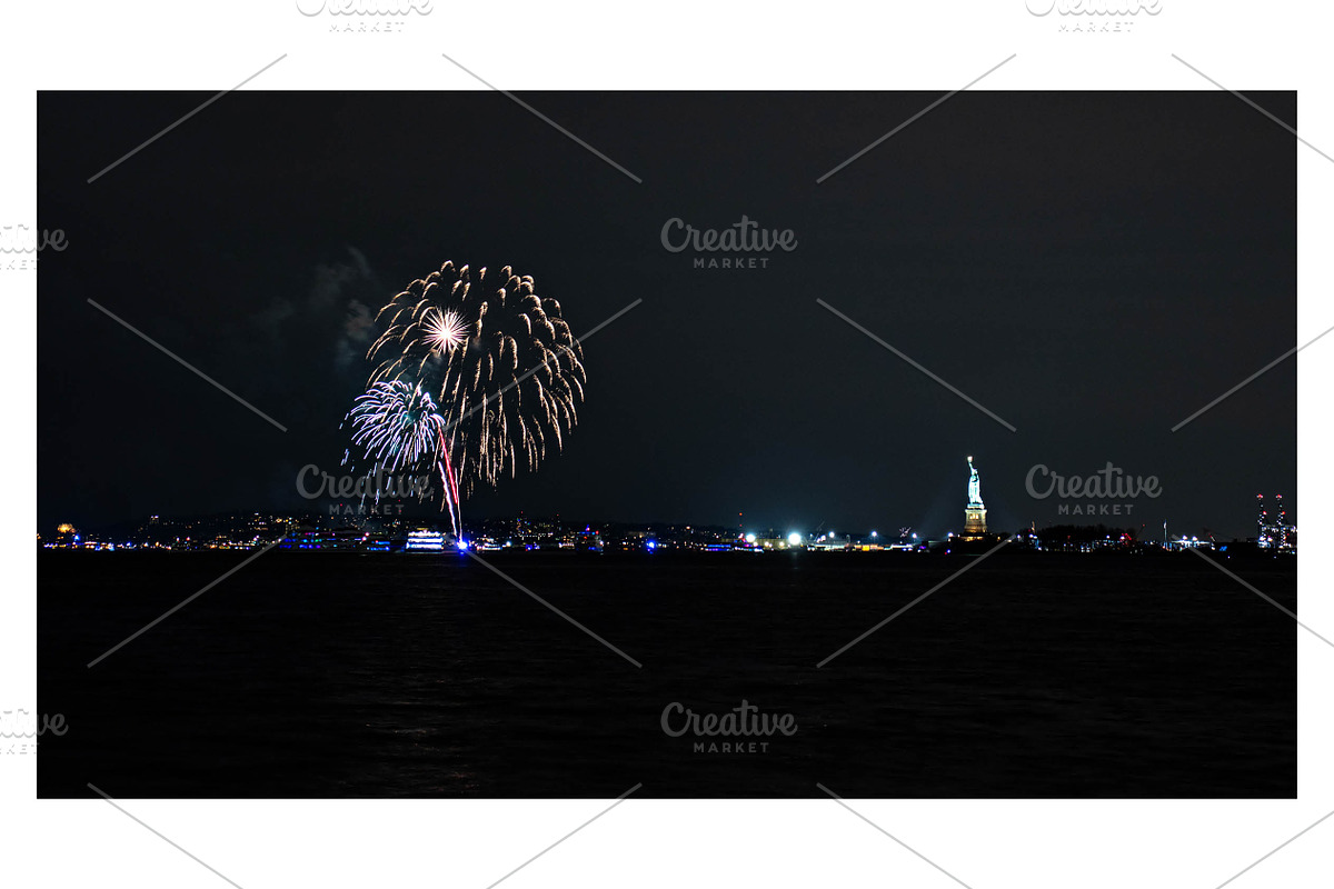 New York City Fireworks Photo Bundle, an Arts & Entertainment Photo by Full Circle Design Studio (Photo 12 of 14)