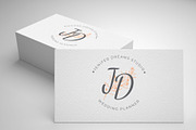 21 Retro Monograms & Logos, a Graphic by Arys Design (Thumbnail 27 of 28)