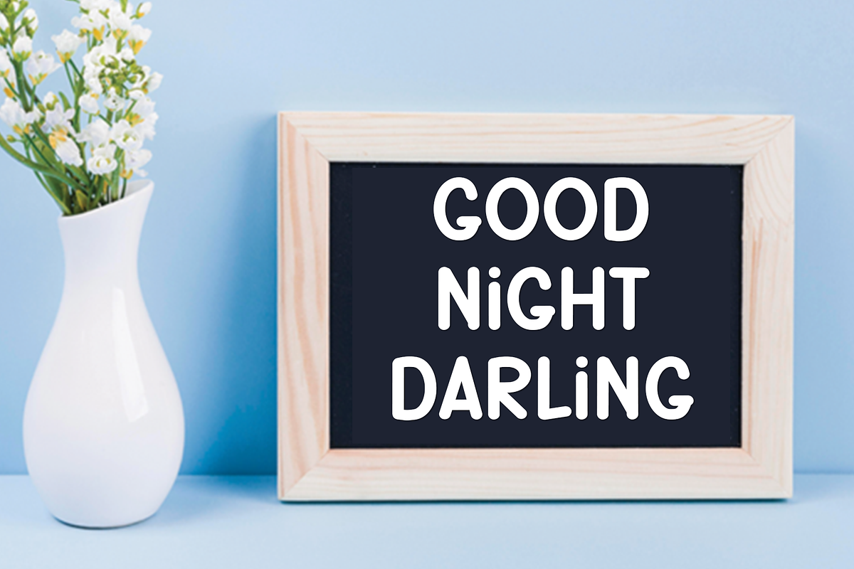 Feeling Vintage, a Script Font by InermediaSTUDIO (Photo 2 of 8)