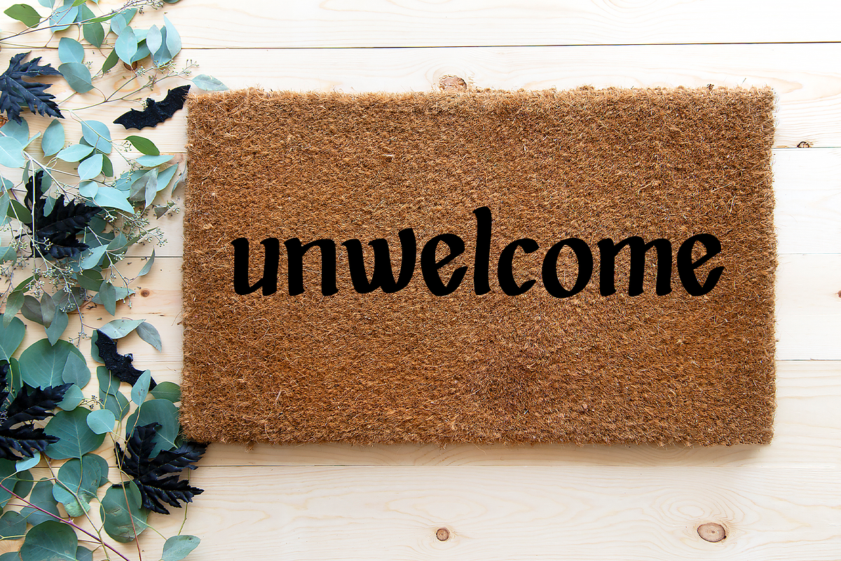 Shadowgrace - Spooky Display Font, a Handwritten Font by Beck McCormick (Photo 3 of 10)
