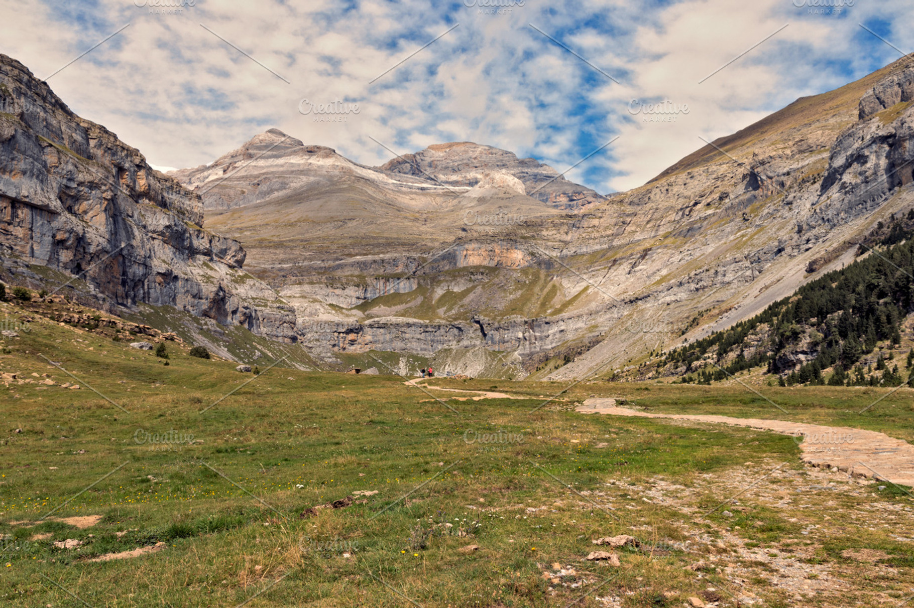 Hiking in Ordesa, a Sports & Recreation Photo by jsinmas