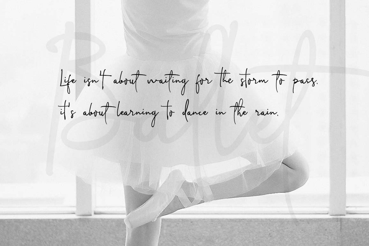 Gladline Script Font preview 4
