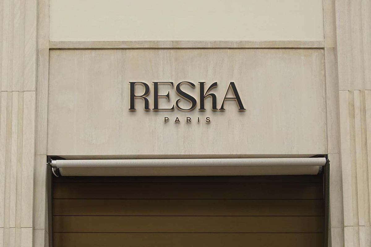 Grespoika Serif Display Font, a Serif Font by UICreative (Photo 9 of 13)
