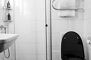 Modern small hotel bathroom, an Architecture Photo by BOOCYS