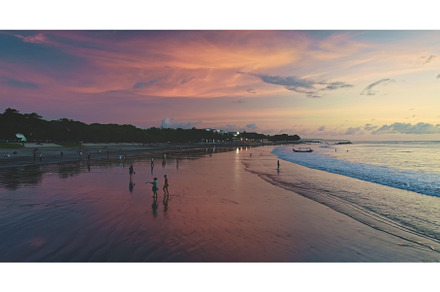 Tourists walking on Dreamland Beach
