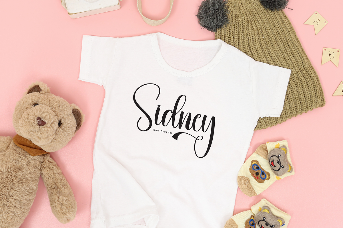 Delight | Script Font, a Handwritten Font by Scratchones (Photo 4 of 9)
