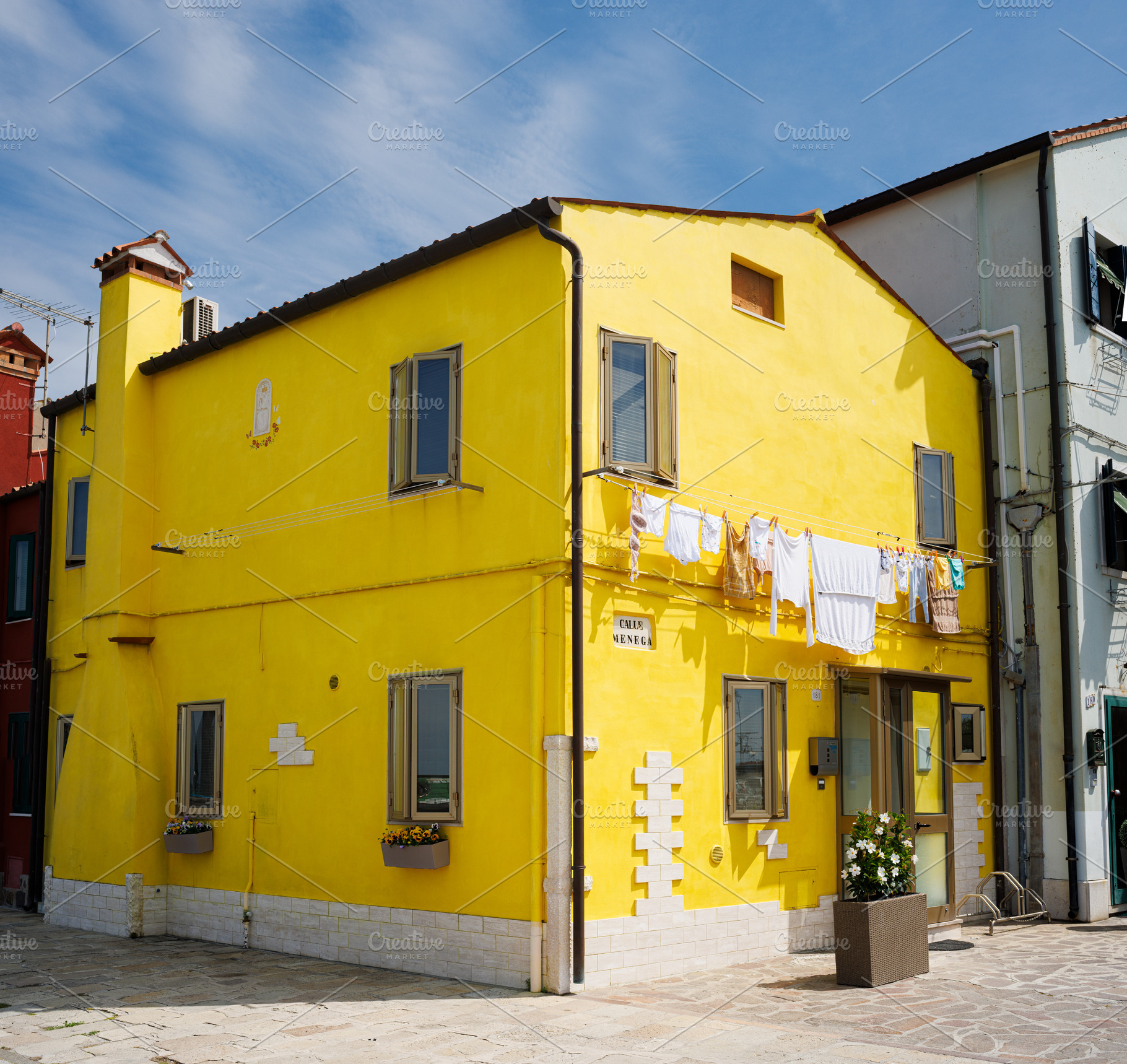Yellow house, Pellestrina, an Architecture Photo by Bepslabor