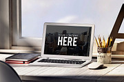 5 PSD screen mockups, a Mac Mockup by Egor Shkolnikov (Thumbnail 4 of 5)