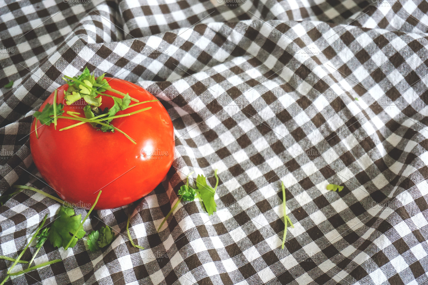 Tomato 2 containing tomato, coriander, and tablecloth