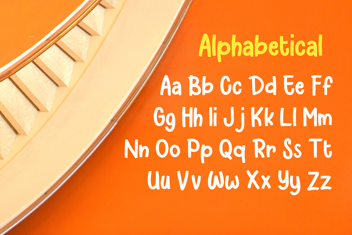 Larys Manice | Fun Font preview 5